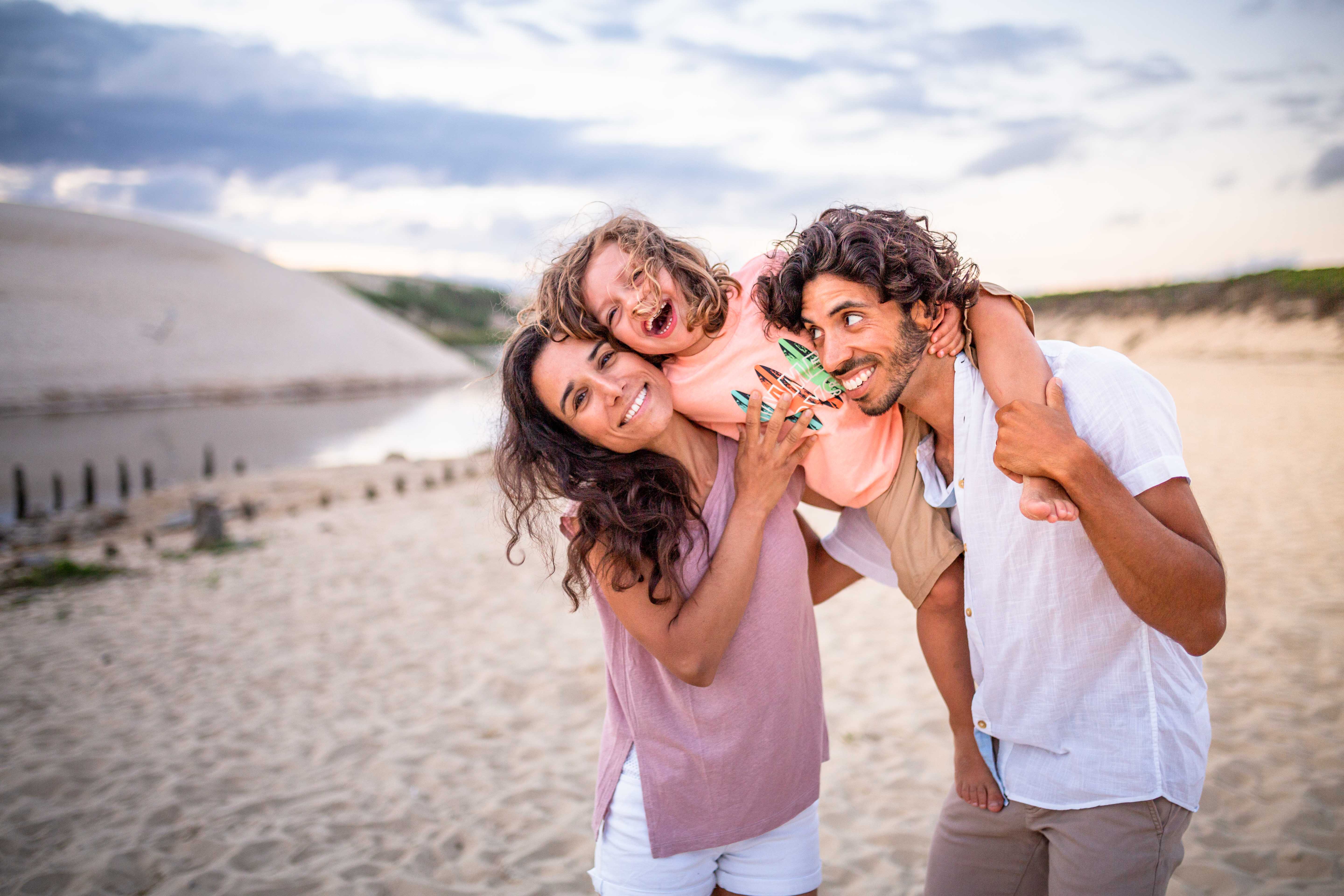 photographe famille à mont de marsan photos de famille au courant d'huchet dans les landes