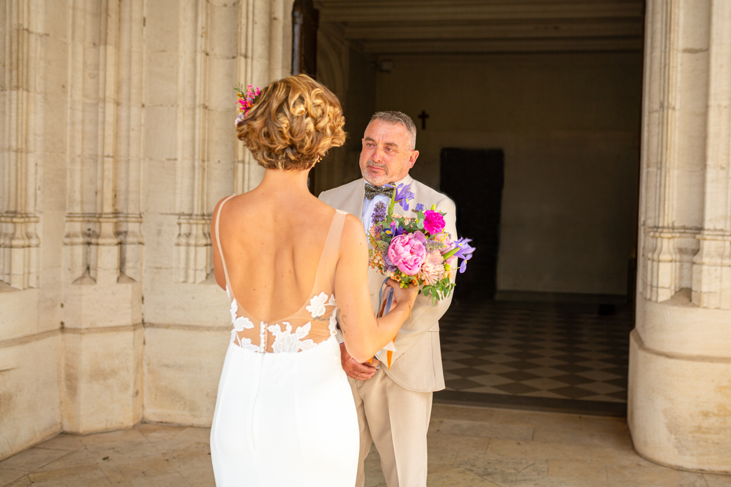 photographe mariage à Biscarrosse dans les landes, first look entre marie et son papa