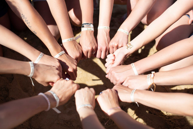 Shooting photo Evjf à Saint Sébastien photographié par Laurie Perier Photographie